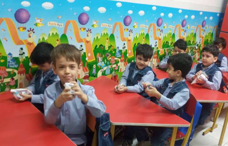 نوشتاری(دست ورزی ،مچاله کردن کاغذ) 3