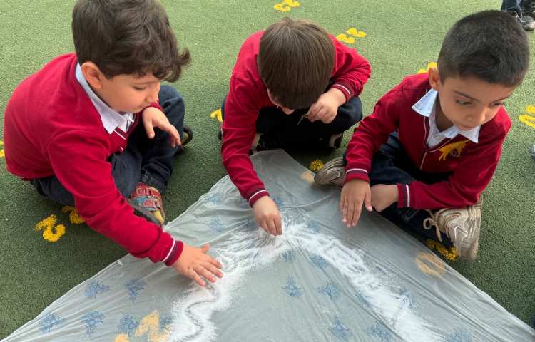 نوشتاری:نقاشی روی آرد و نمک 1