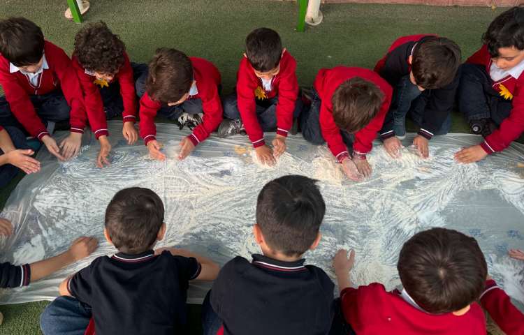 نوشتاری:نقاشی روی آرد و نمک