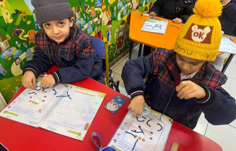 نوشتاری:چسباندن کاموا روی خطوط مختلف 2