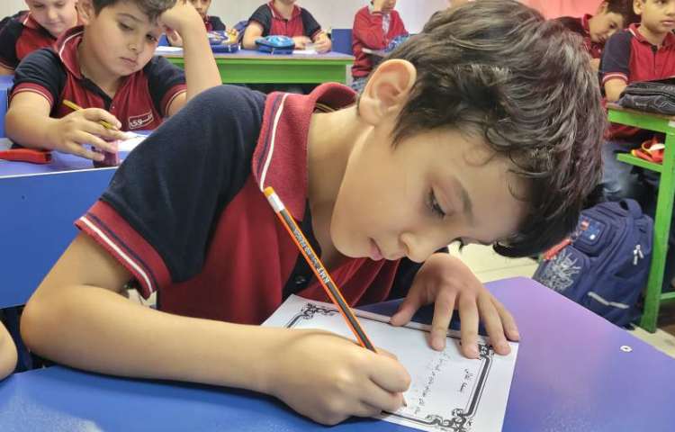 نوشتن دلنوشته توسط پایه سوم به مناسبت میلاد امام رضا (ع) 3