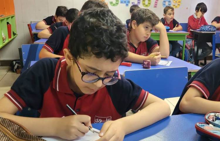 نوشتن دلنوشته توسط پایه سوم به مناسبت میلاد امام رضا (ع) 6