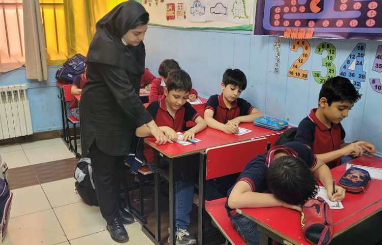 نوشتن دلنوشته توسط پایه سوم به مناسبت میلاد امام رضا (ع) 9