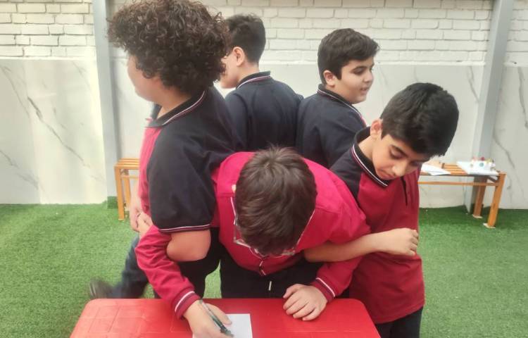 نوشتن لیست مواد غذایی با انجام بازی گروهی 3