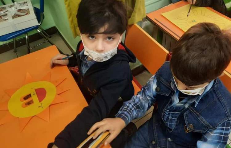 نوشتن کلمات استثنا روی خورشید دانش آموزان پایه اول 2