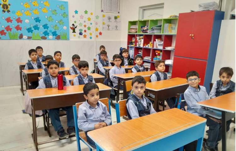 نگ اتیکت و آموزش اتیکت نشستن 2