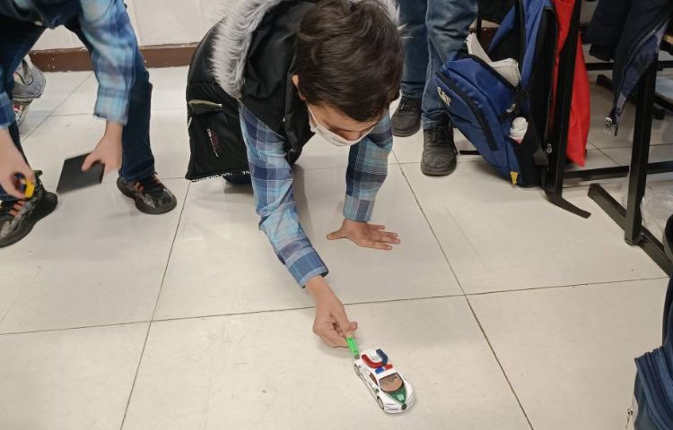 نیروی مغناطیسی و قطب های آهنربا 1