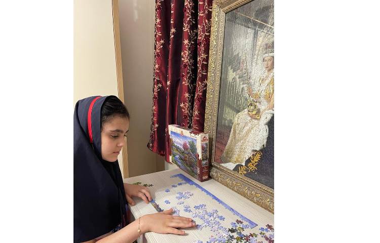 نیکا شفیعی.ساخت پازل روز جهانی پازل