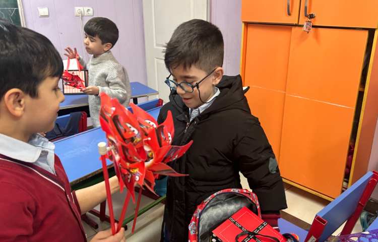 هدایای نشانه ی ( ف ) 1