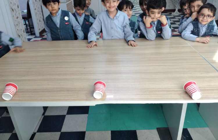 هدایت توپ داخل لیوان با فوت کردن 1