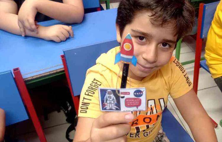 هدیه های درس زبان در اولین روز پایگاه تابستانی 2