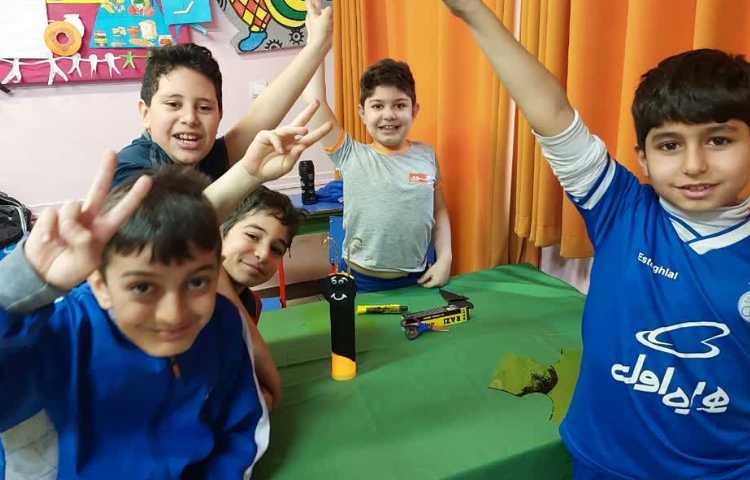 هفته علوم،ساخت کرم شب تاب 2