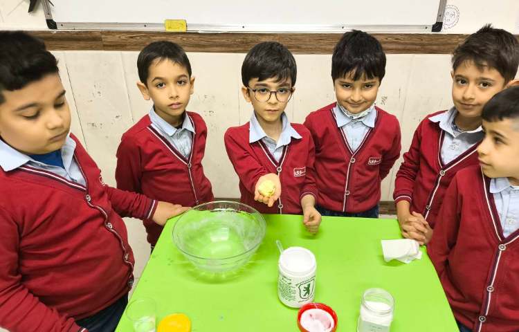 هفته علوم -اجرای آزمایش ساخت توپ شیطونک زنگ علوم 7