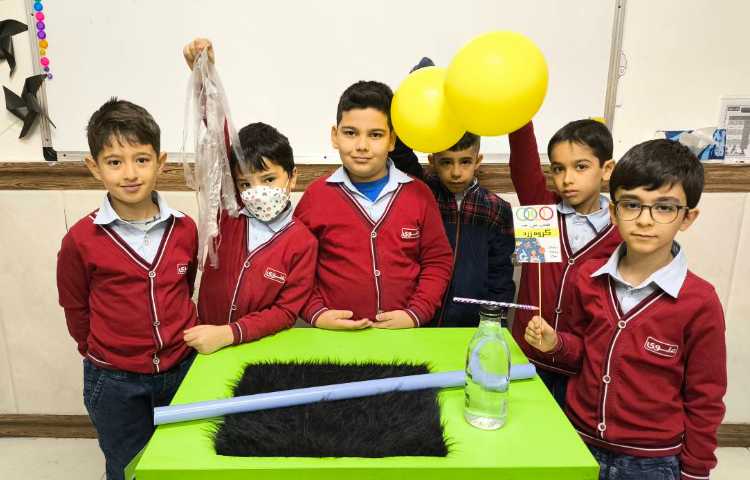 هفته علوم - اجرای آزمایش ساخت فرار شگفت انگیز زنگ علوم 5