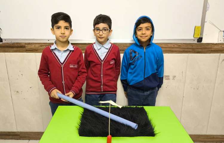 هفته علوم - اجرای آزمایش ساخت فرار شگفت انگیز زنگ علوم 6