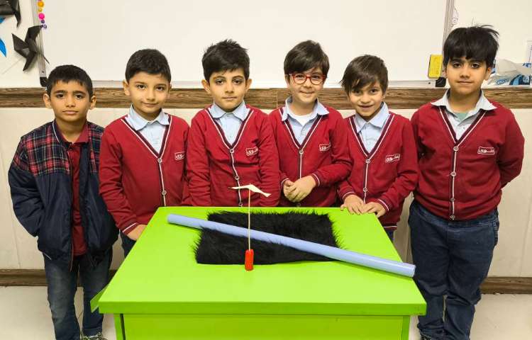 هفته علوم - اجرای آزمایش ساخت فرار شگفت انگیز زنگ علوم 8