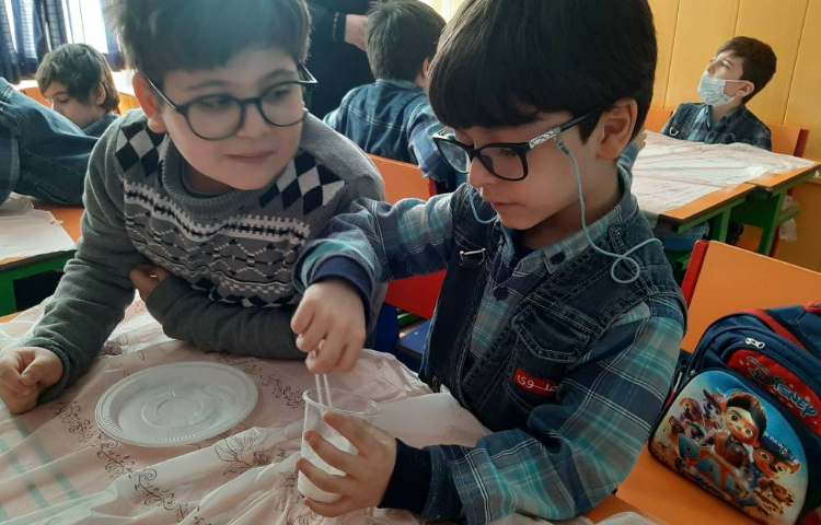 :هفته علوم، برف مصنوعی، کلاس توت فرنگی 3