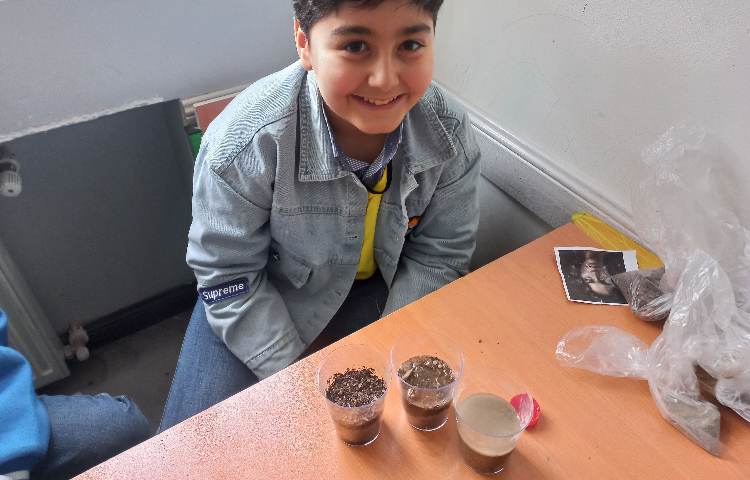 هفته علوم - خاک زیست 2