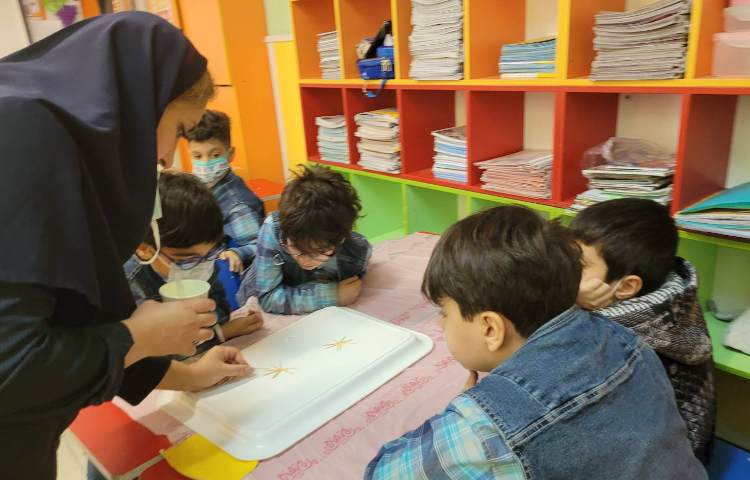 :هفته علوم، عکس های منتخب پژوهش های"برف مصنوعی، شعبده ی آب، بازی رنگ ها"