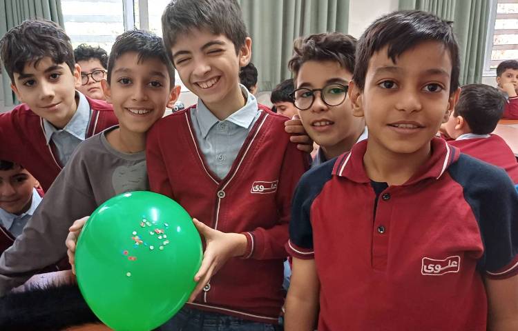 هفته ملی علوم - الکتریسیته ساکن - انجام فعالیت های مختلف جهت آشنایی با الکتریسته ساکن 2