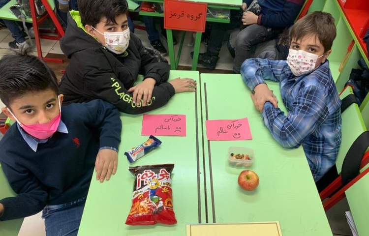 هفته ملی علوم دانش آموزان سوم دبستان علوی 6