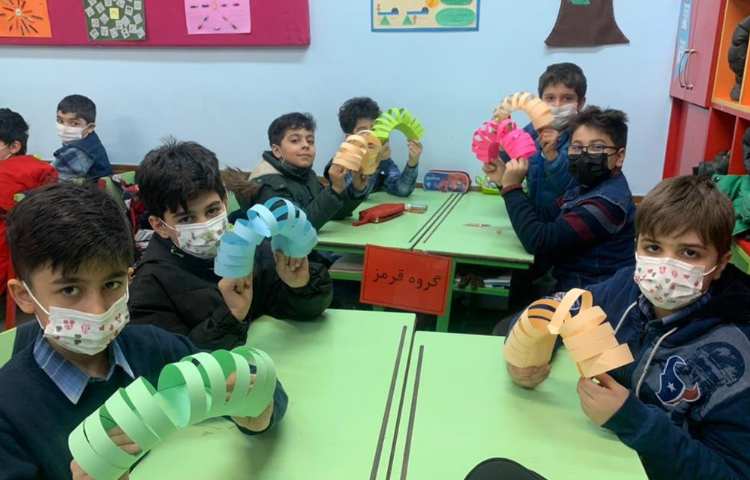 هفته ملی علوم دانش آموزان سوم دبستان 3