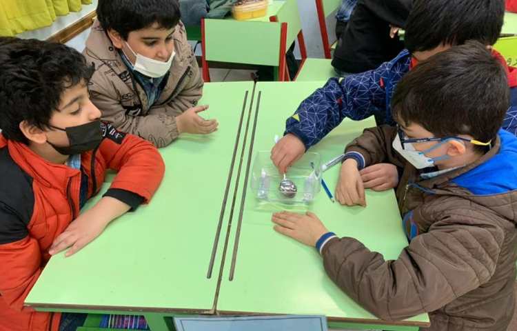 هفته ملی علوم دانش آموزان سوم دبستان 8