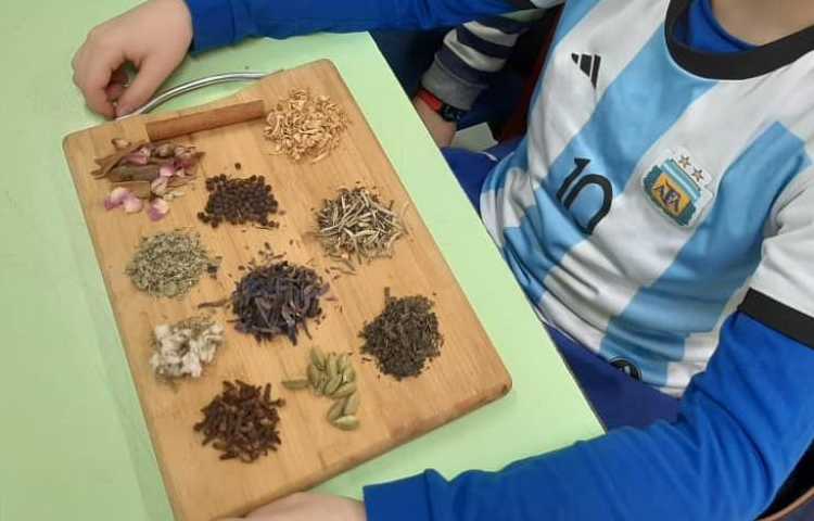 هفته ملی علوم پایه چهارم دبستان 8