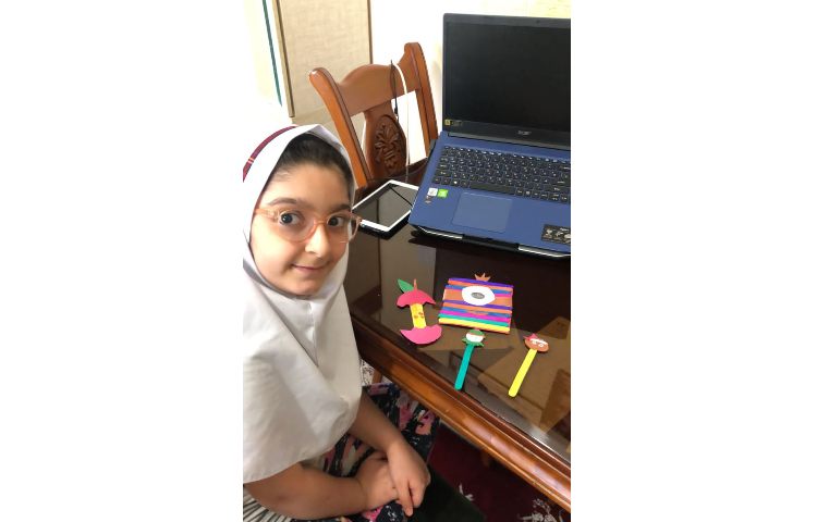 هفته ملی علوم کلاس چوب بستنی جادویی، کاردستی زیبای دختر خوبم غزل سعدی