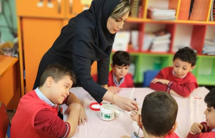 هفته ی علوم ازمایش توپ شیطون 5