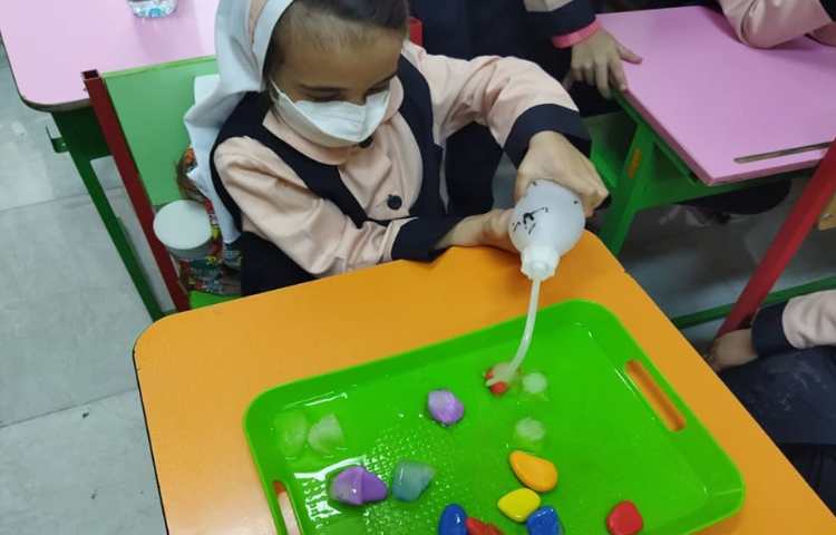 هفته ی علوم( بازی با یخ ) 4