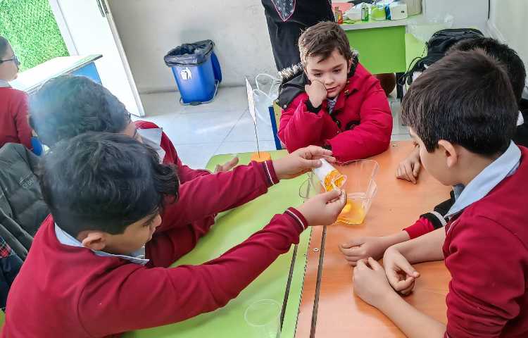 هفته ی علوم -توپ شیطونک 1