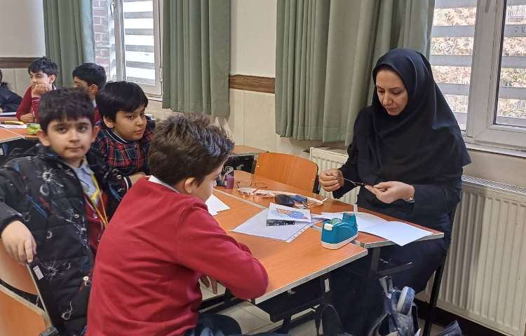 هفته ی علوم - ساخت مدار نواری 11