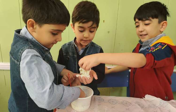 هفته ی علوم پروژه ی خمیر حادویی