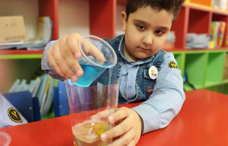 هفته ی علوم پروژه ی ستون مایعات 2