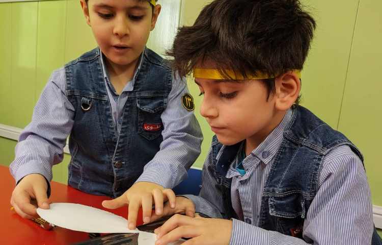 هفته ی علوم پروژه ی کرم شب تاب 2