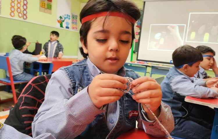 هفته ی علوم پروژه ی کرم شب تاب 5