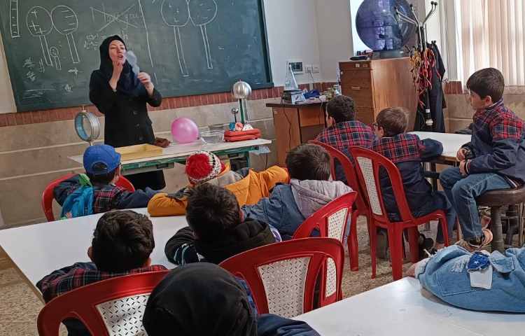 هفته ی ملی علوم - بازدید از پژوهشکده دکتر آشتیانی 11