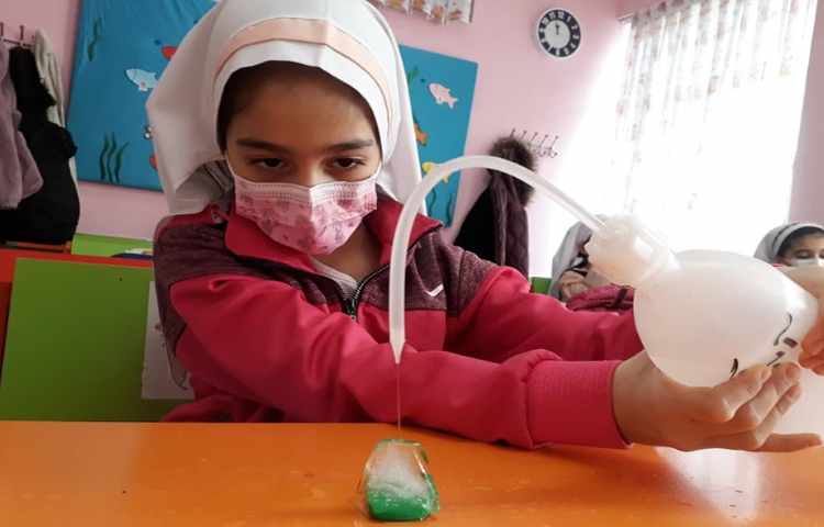 هفته ی ملی علوم (بازی با یخ ) 2