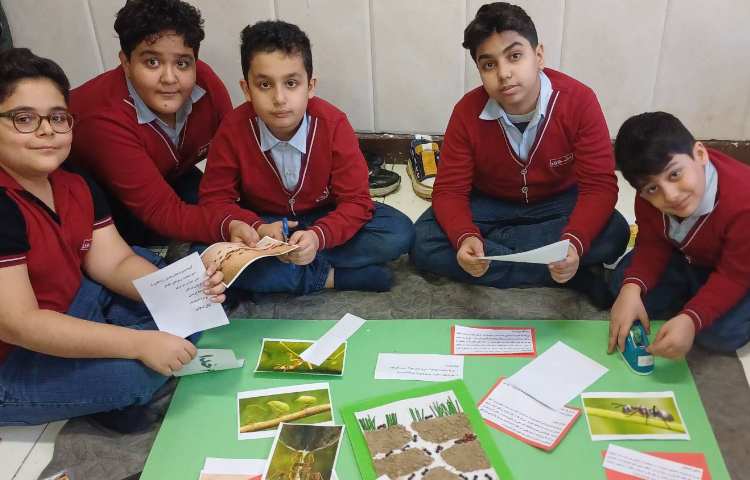 هفته ی ملی علوم- تکمیل پوستر چهار گروه 1