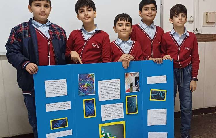هفته ی ملی علوم- تکمیل پوستر چهار گروه 11