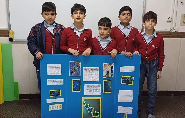 هفته ی ملی علوم- تکمیل پوستر چهار گروه 12