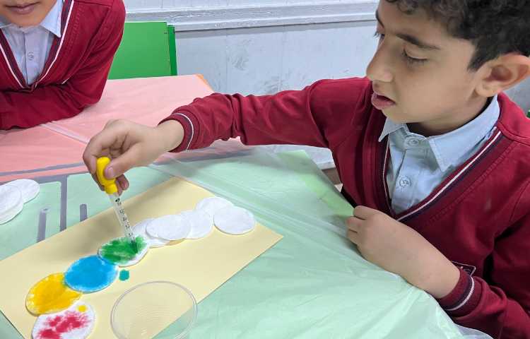 هفته ی ملی علوم پروژه ی چکه های رنگی 4