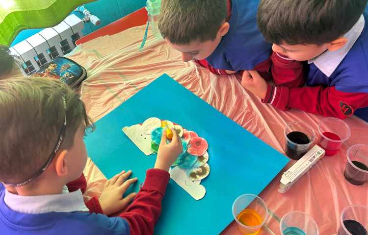 هفته ی ملی علوم چکه های رنگ 4