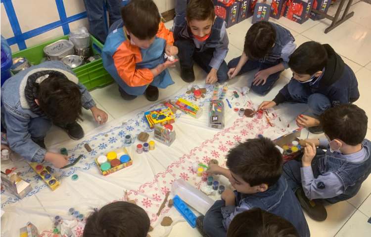 هنر-جلسه دوم رنگ امیزی سفال 2