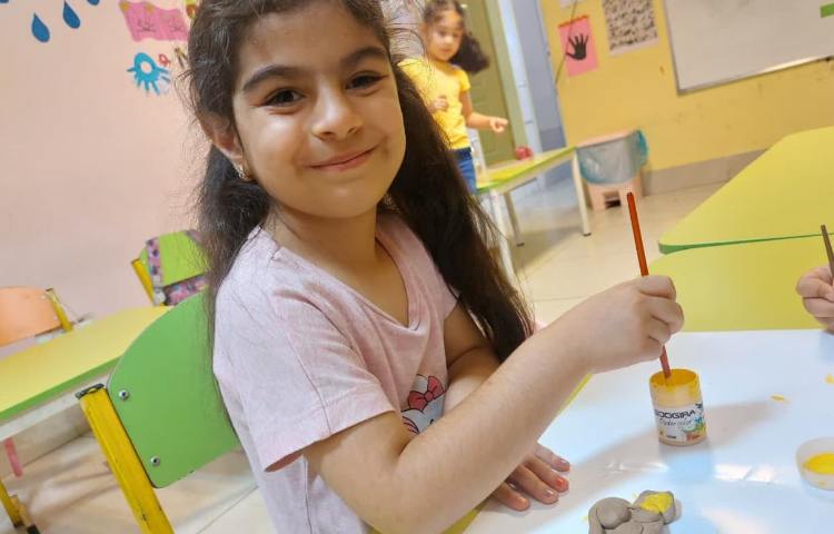 هنر:رنگ آمیزی سفال و کاردستی بستنی قیفی 1