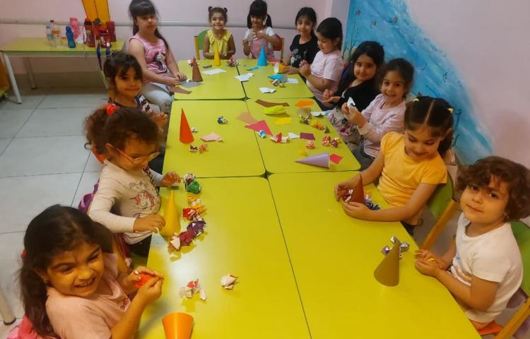 هنر:رنگ آمیزی سفال و کاردستی بستنی قیفی