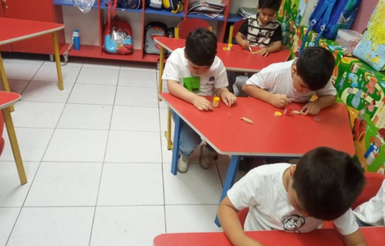 هنر:رنگ آمیزی ماهی سفالی 3