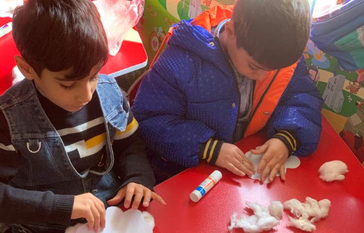 هنر-کاردستی کلاژ ابرو و رنگین کمان 1