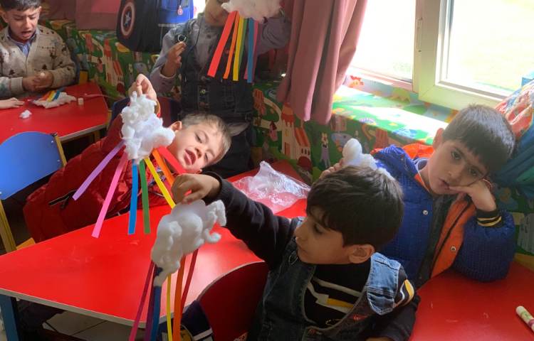 هنر-کاردستی کلاژ ابرو و رنگین کمان 3